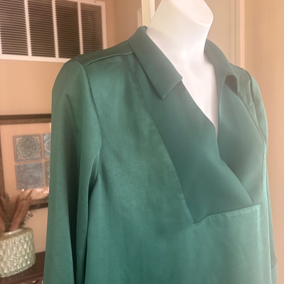 NWT Chicos Relaxed Stretch Satin Tunic Top Juniper Green Size 3.5 1X 18 $99 - Picture 4 of 5